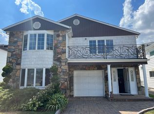 215 Hillman Ave, Staten Island, NY 10314