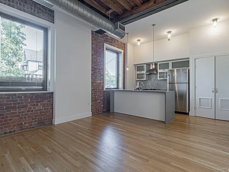 16 Willow Ave #2B — Photo 9