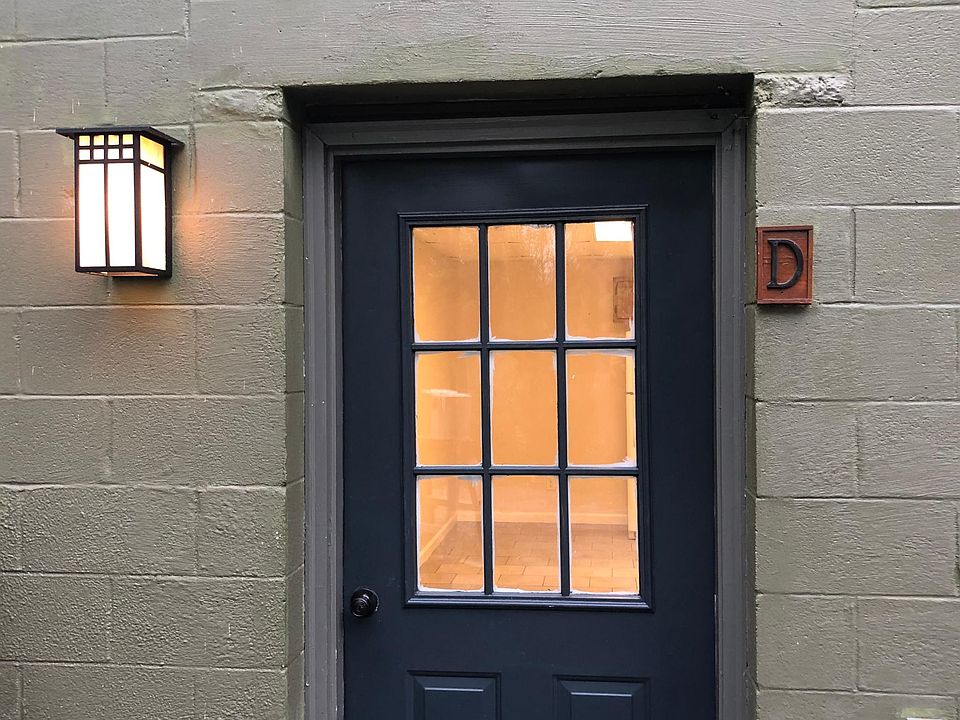 2nd image of 401 Clark St #D