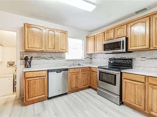 8621 N Mulberry St, Tampa, FL 33604