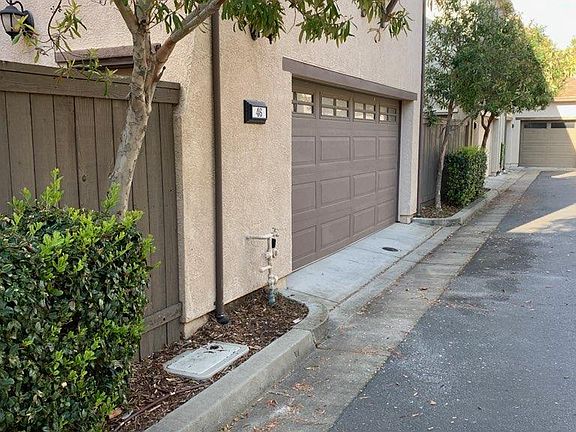 2nd image of 46 Villa Gardens Ct