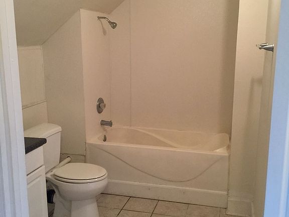 3rd image of 1627 N Talbott St APT 14