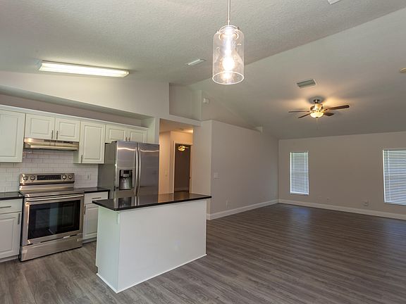 5th image of 1355 25th Ave SW