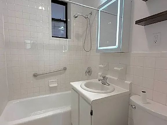 4th image of 162 Lenox Ave #6F