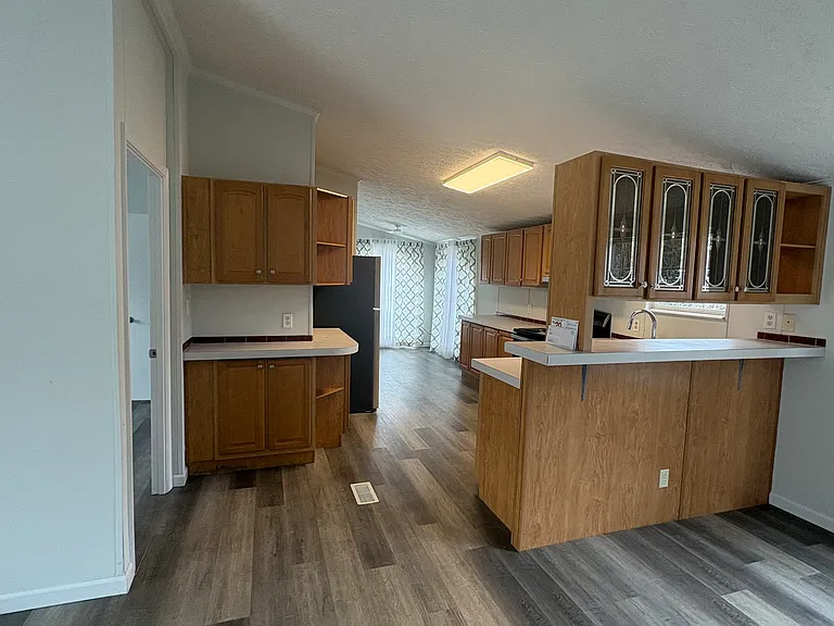 305 Hammond St — Photo 7