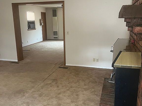 3rd image of 23 W Stadium Rd S