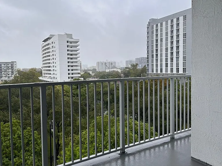 Vista del Rio Apartments — Photo 42