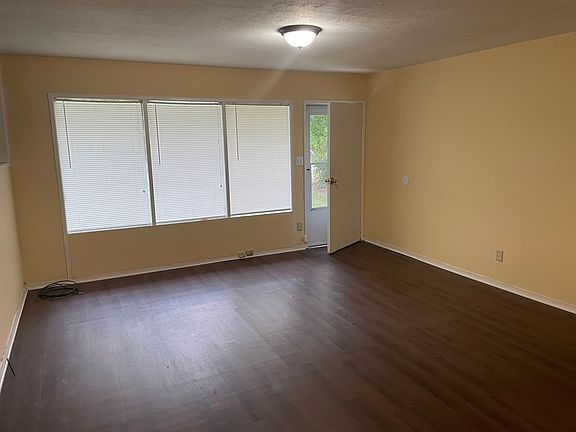 5th image of 1818 Canterbury Dr