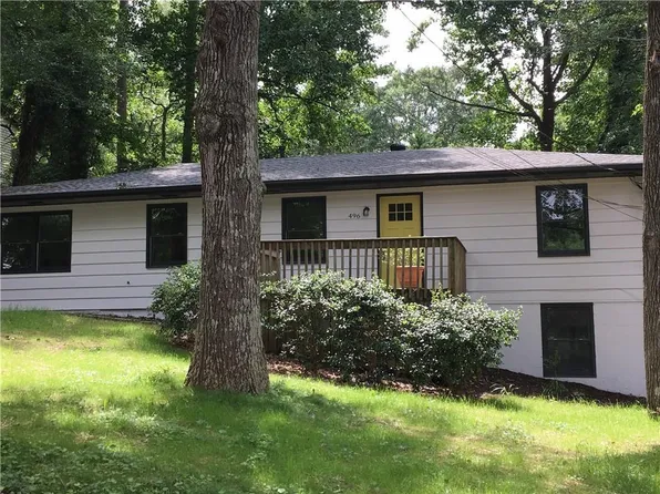 496 Clubhouse Dr, Pine Lake, GA 30072