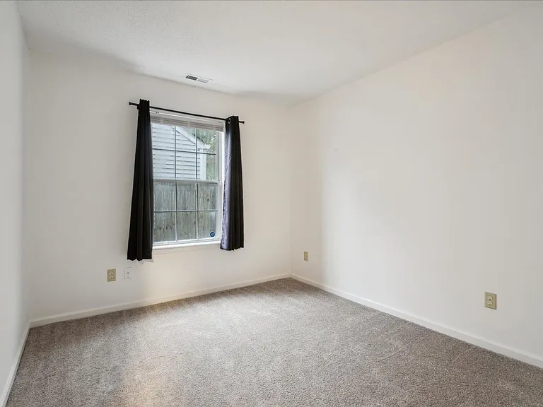 215 Old Bridge Ct — Photo 23
