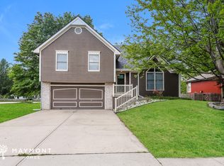910 Maple St, Kearney, MO 64060