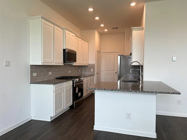 5719 Foggy Vine Ct — Photo 10