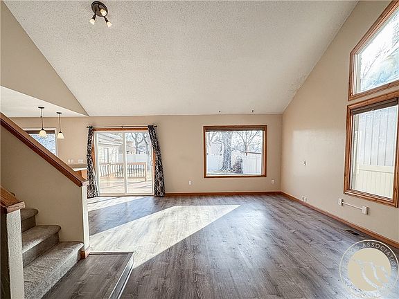 4th image of 2585 Avalon Rd