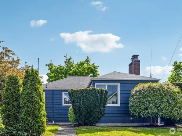 8254 Densmore Avenue N, Seattle, WA 98103