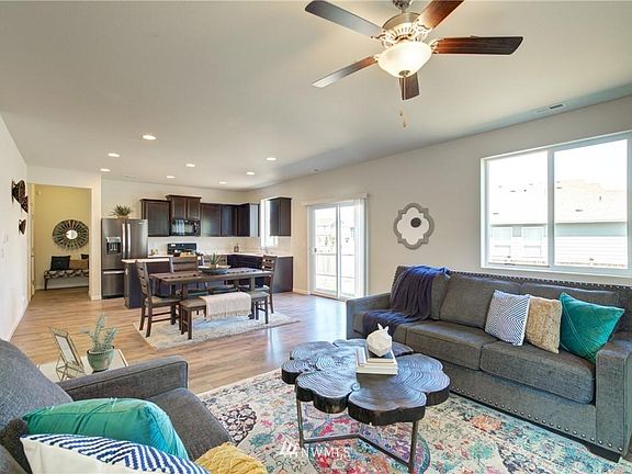 4th image of 18944 112th Avenue Ct E