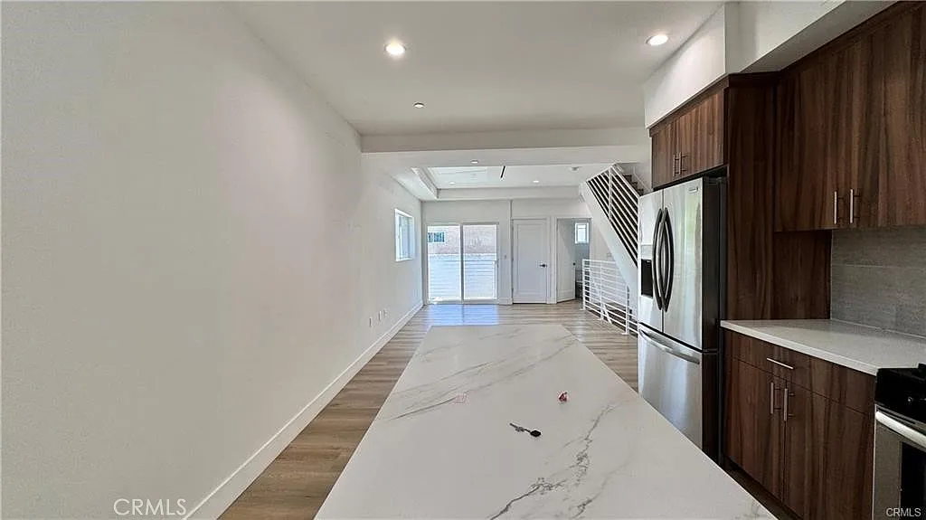 4 bed, 4.5 bath, 1600 sqft, $4,550 — Photo 3