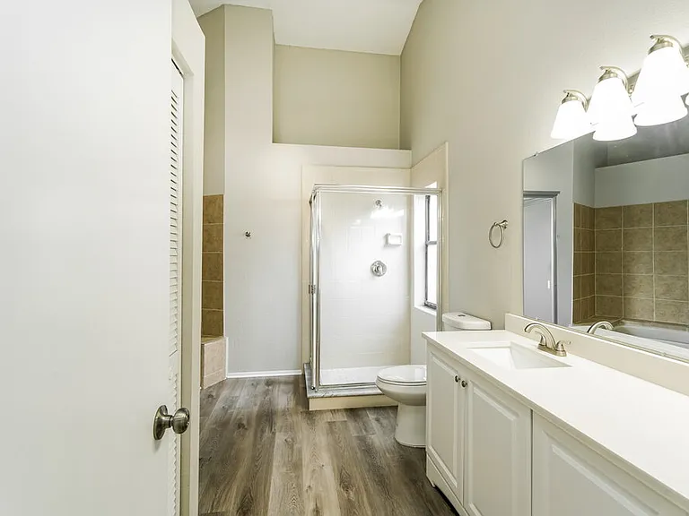 8046 Hathaway Dr — Photo 11