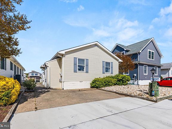 2nd image of 712 Gulf Stream Dr