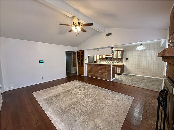 5th image of 902 Saint Timothy St