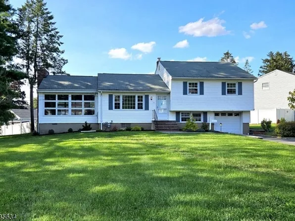 16 Dixon Pl, East Hanover Twp., NJ 07936