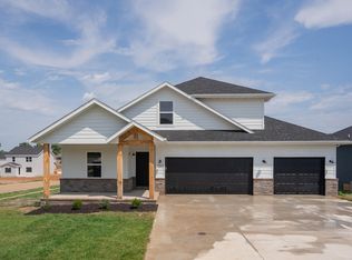 1262 S Birch Ave, Springfield, MO 65802