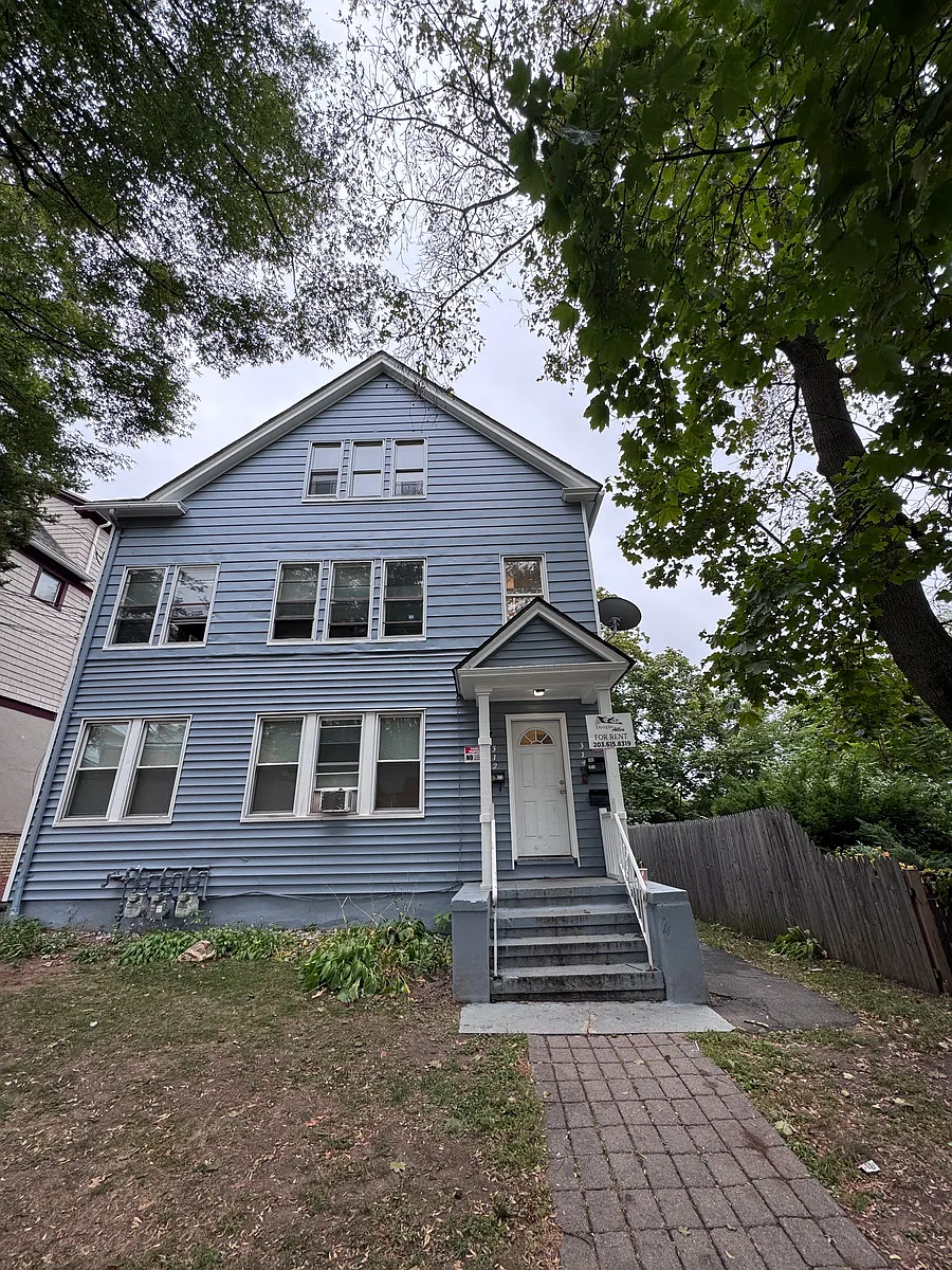 Building Photo - 312 Huntington St