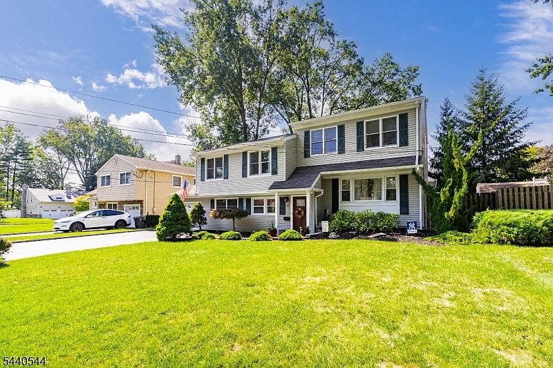 1st image of 111 Shadowlawn Way