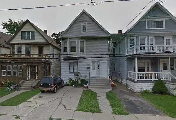 3 bed, 1000 sqft, $1,400 — Photo 1