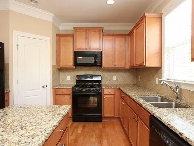 3630 Dalwood Dr — Photo 7