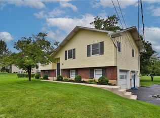 1900 Riverbend Rd, Allentown, PA 18103