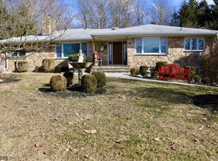 52 Main St, Far Hills, NJ 07931