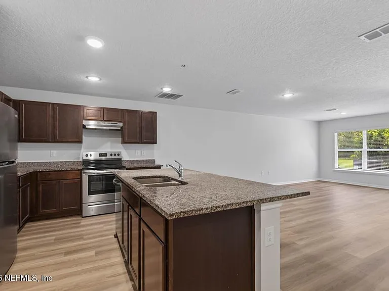 129 Wellwood Ln #B — Photo 8