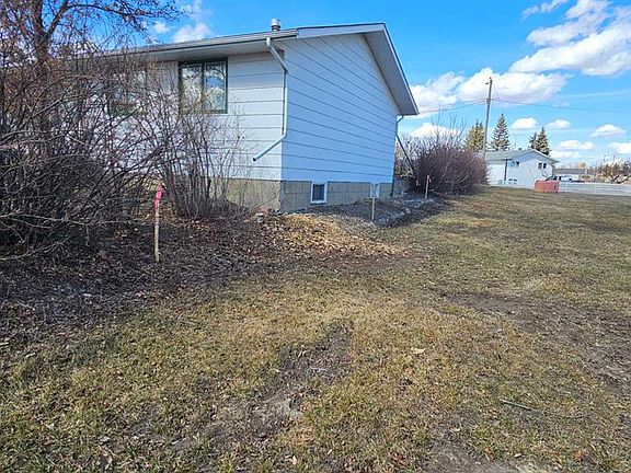 5th image of 4946 Parkview Cres