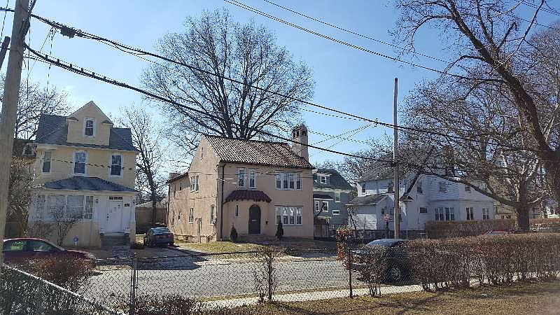 1st image of 78 Beekman Ave