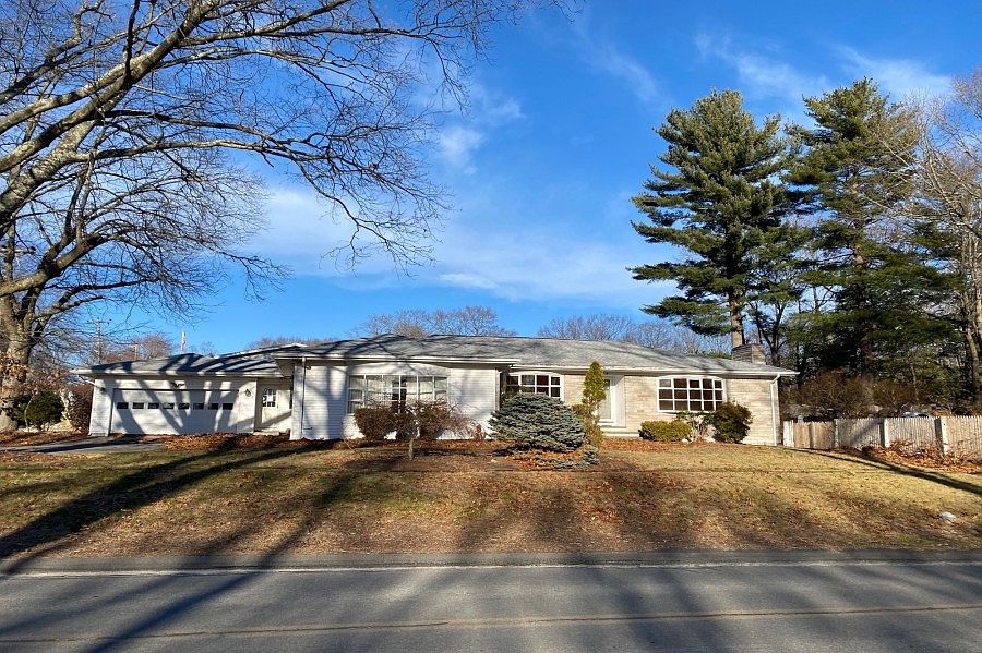 109 Cobble Hill Rd, Lincoln, RI 02865 Zillow