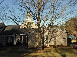 10 Island Green Cir, Penhook, VA 24137