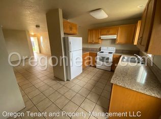 4162 Glacier View Dr, Springfield, OR 97478