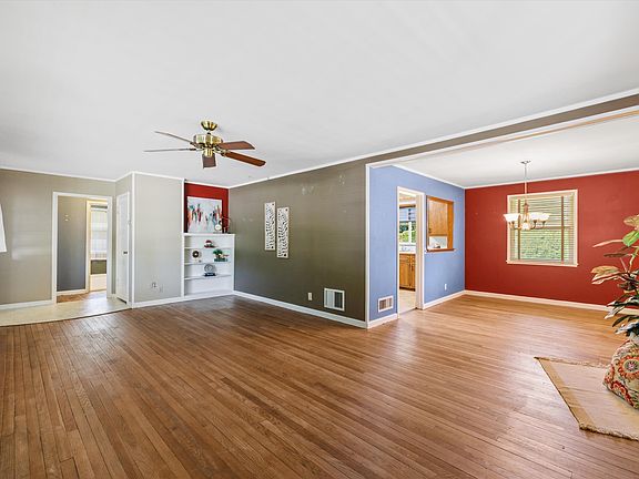 5th image of 1913 Howell Ave