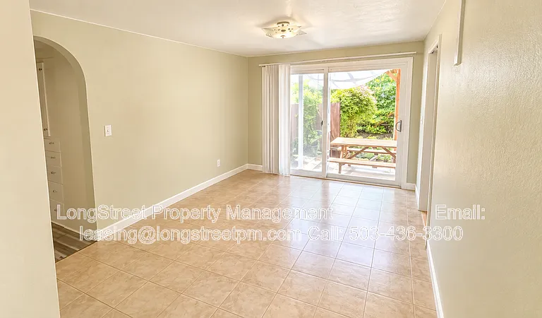 606 NW 28th St — Photo 7