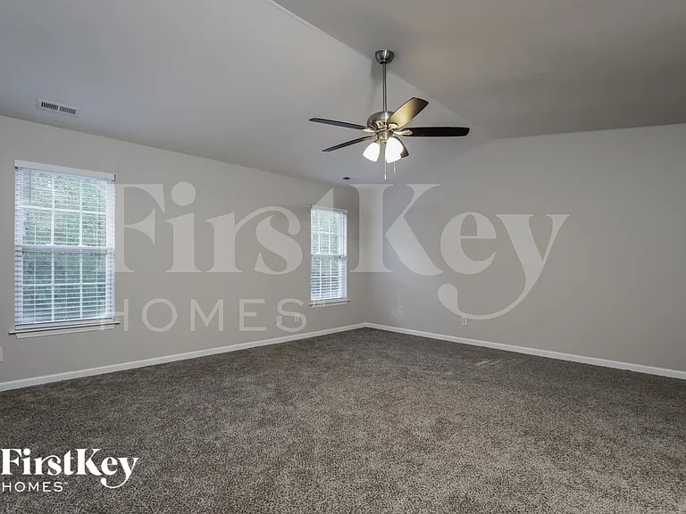 612 Brassfield Dr — Photo 9