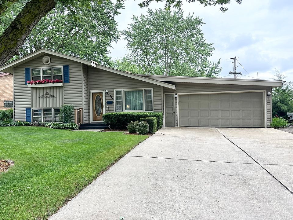 1st image of 246 W Country Ct