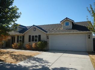 343 E Carpenter Ave, Reedley, CA 93654