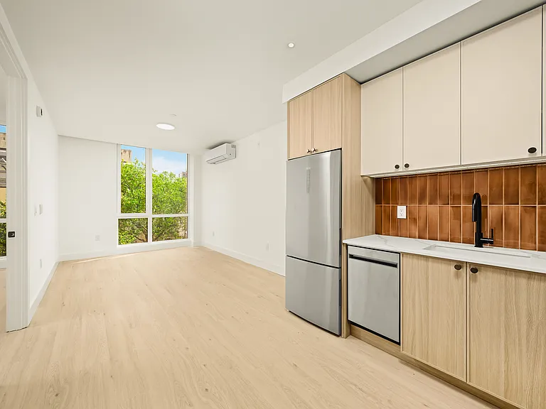 733 Lincoln Pl #1307 — Photo 3