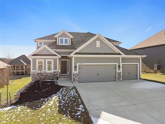 2nd image of 7009 NE 103rd St