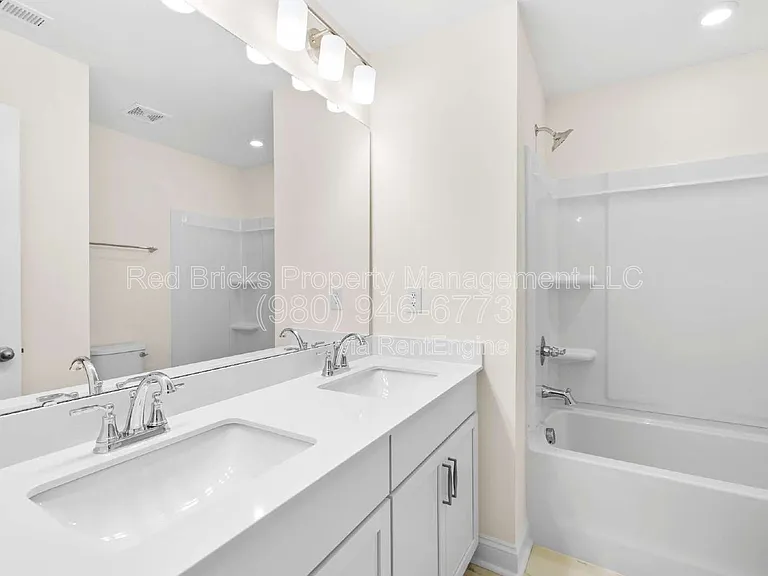 1528 Cedar Tree Dr — Photo 17