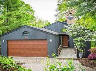 2471 Grandin Rd, Cincinnati, OH 45208