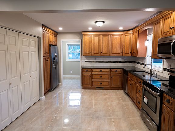 4th image of 8510 Barbara Lee Dr