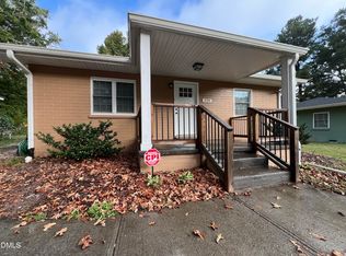 220 W Barbee St, Zebulon, NC 27597