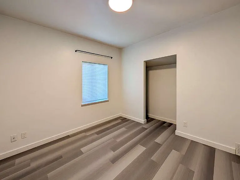 2218 Hoyt Ave #B — Photo 7