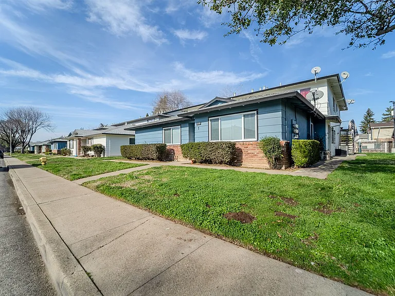 1199 Casita Dr #1 — Photo 12